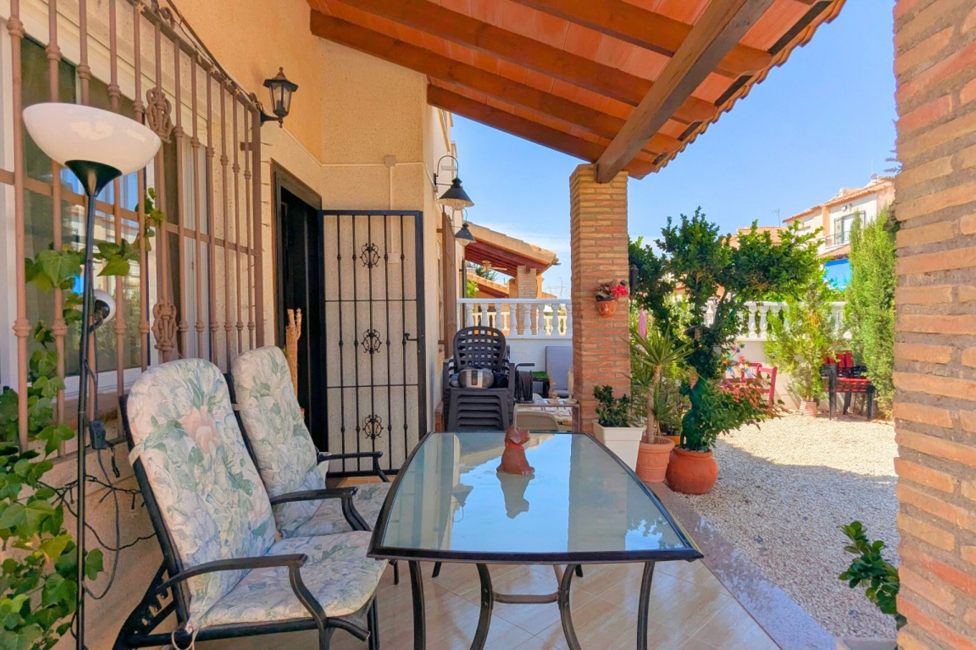 Reventa - Quad House - Lo Crispin