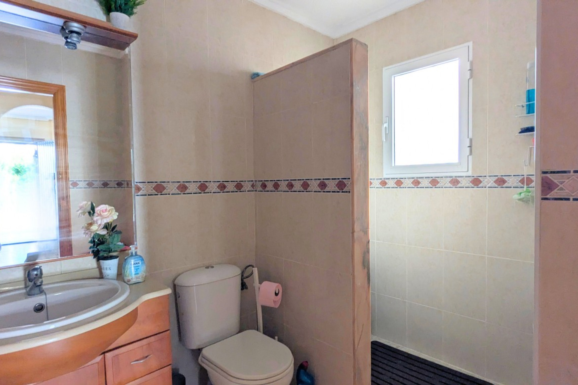 Reventa - Quad House - Lo Crispin