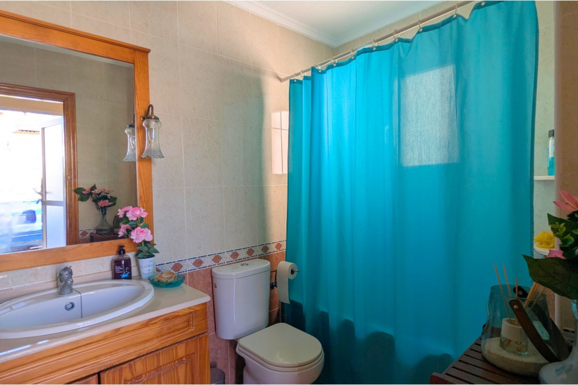 Reventa - Quad House - Lo Crispin