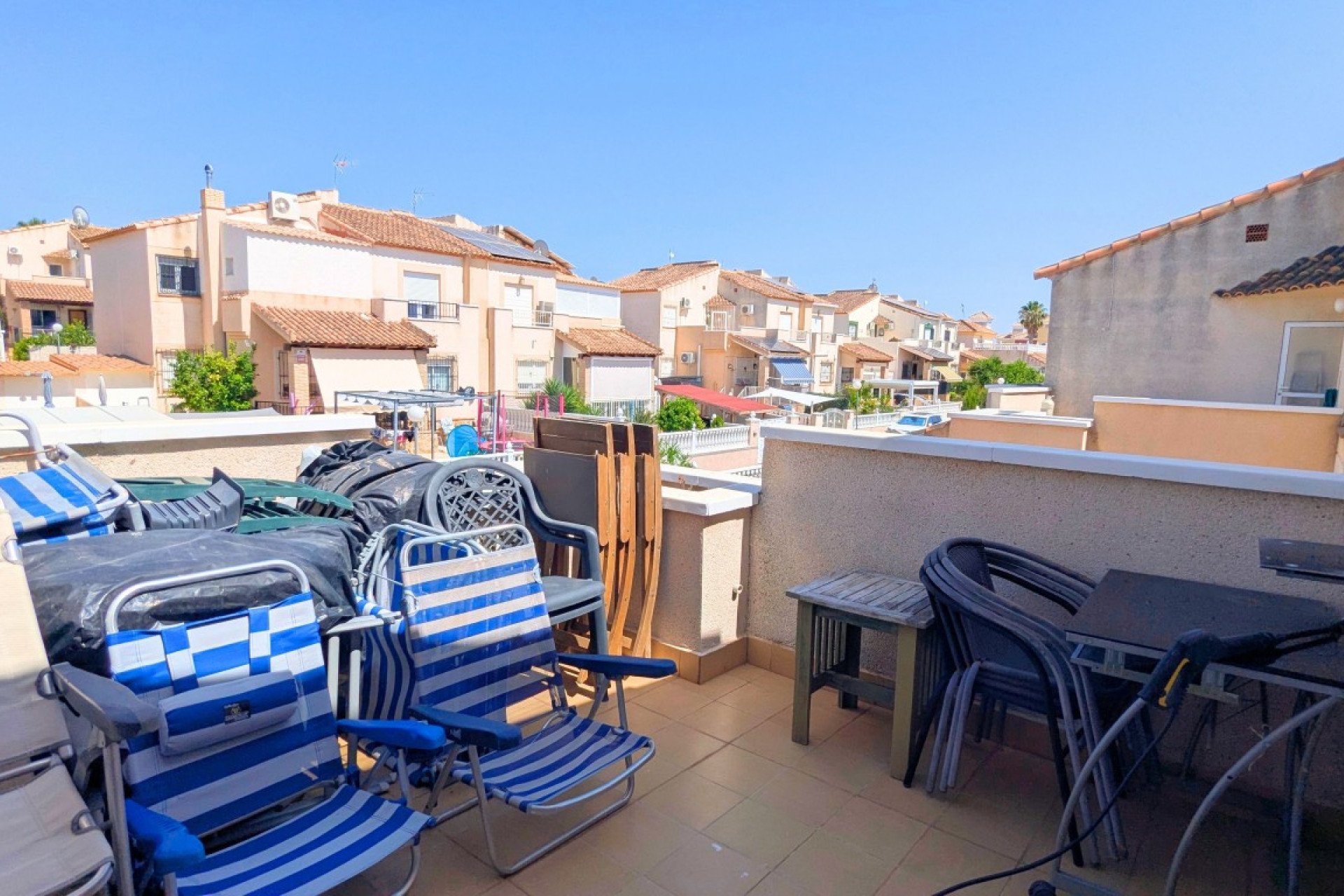 Reventa - Quad House - Lo Crispin