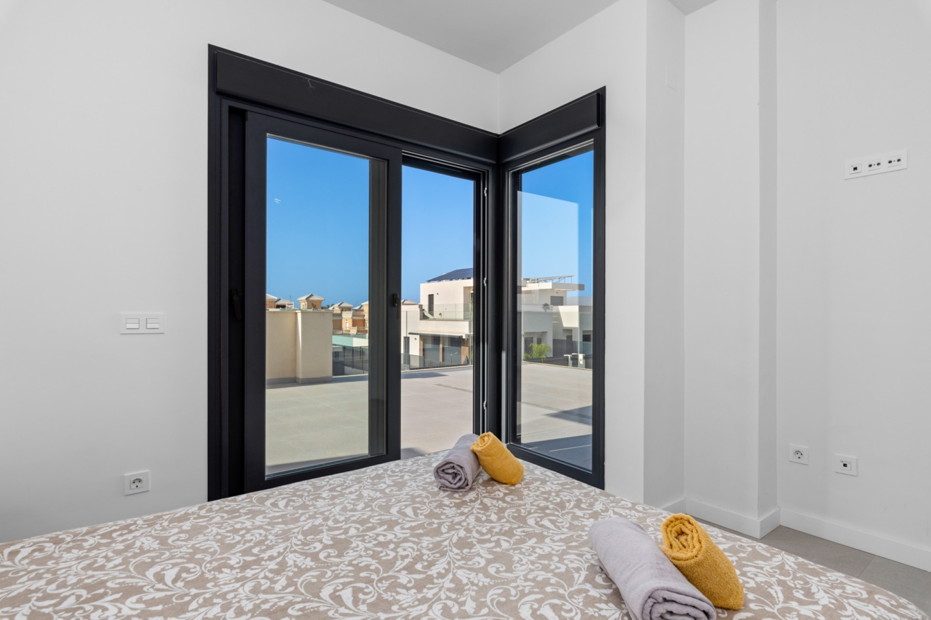 Reventa - Semi detached Villa - La Marina - La Marina - Urbanization