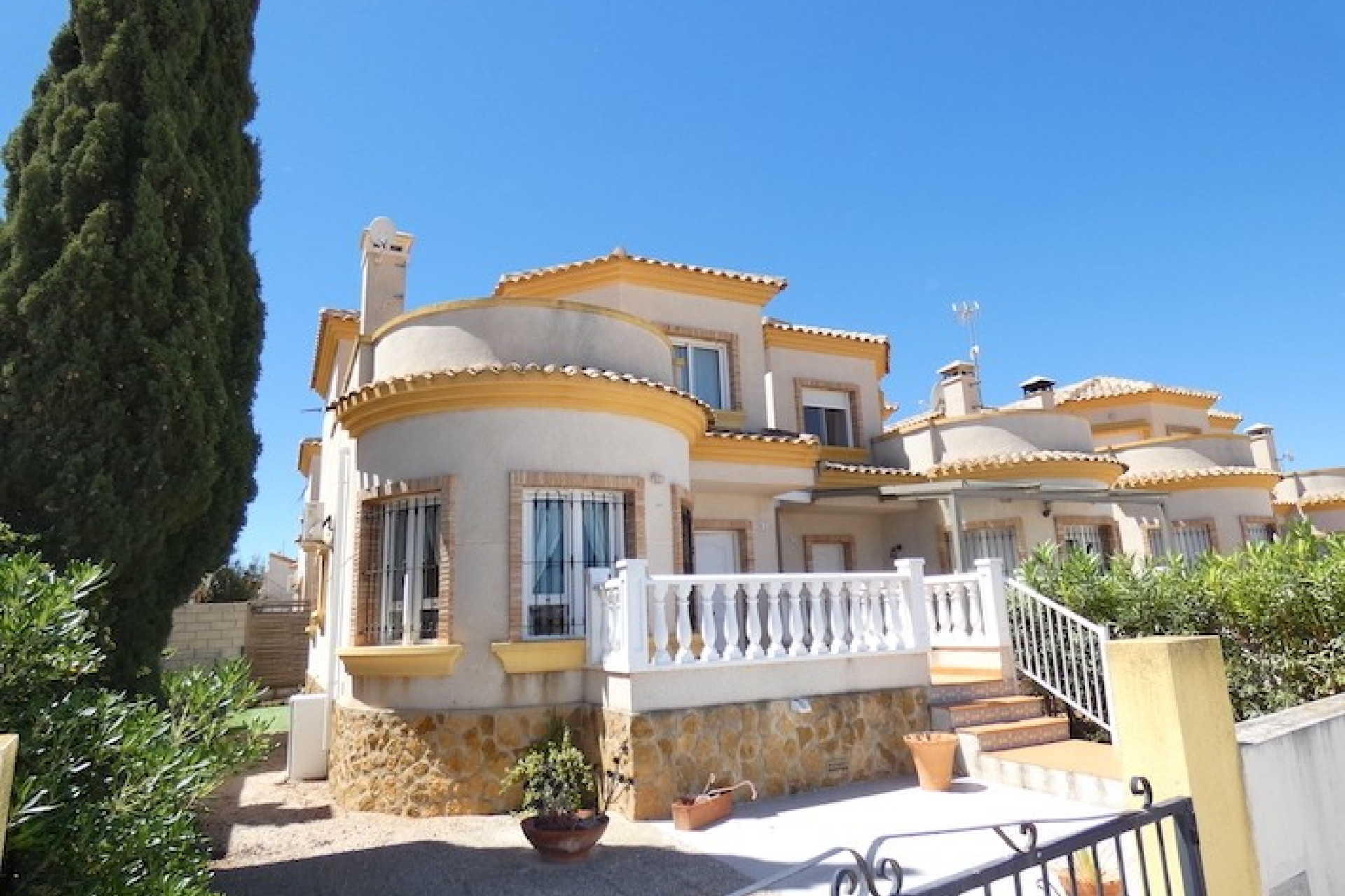 Reventa - Villa - Los Montesinos - La Herrada