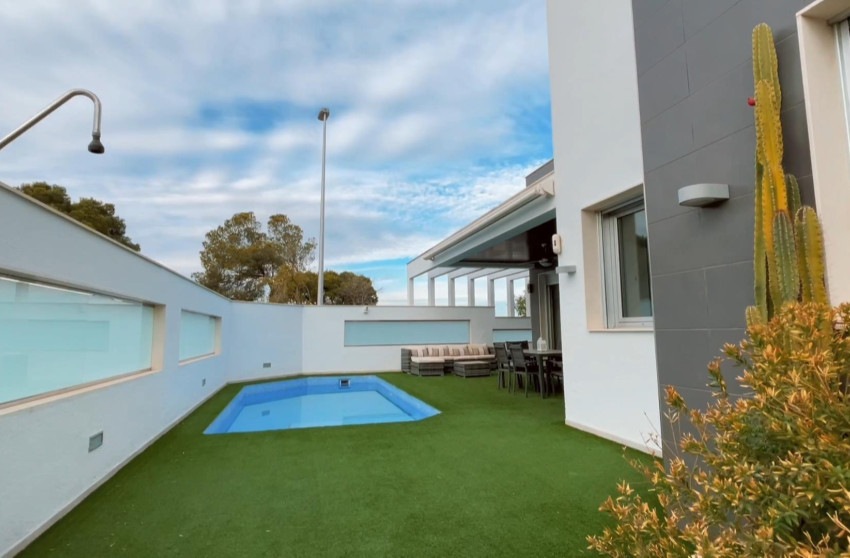 Reventa - Villa - Orihuela Costa - Mil Palmeras