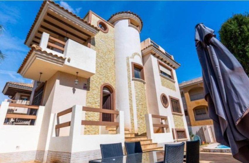 Reventa - Villa - Orihuela Costa - PAU 8