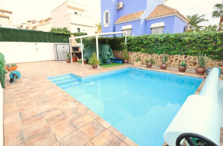 Reventa - Villa - San Miguel de Salinas - Las filipinas