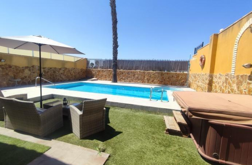 Reventa - Villa - Torrevieja - Aguas nuevas 1