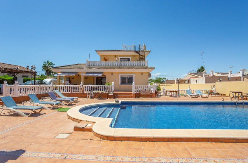 Reventa - Villa - Torrevieja - Los balcones