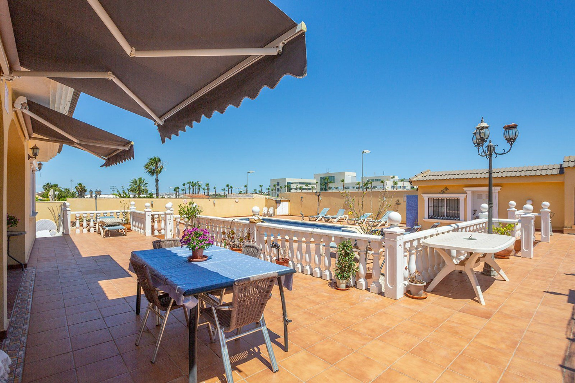 Reventa - Villa - Torrevieja - Los balcones