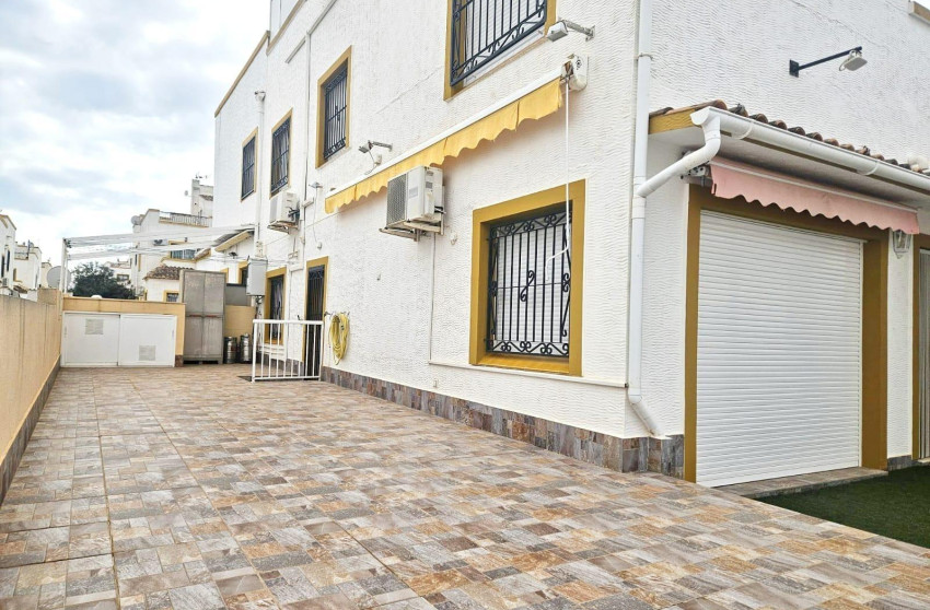 Reventa - Villa - Torrevieja - Los balcones