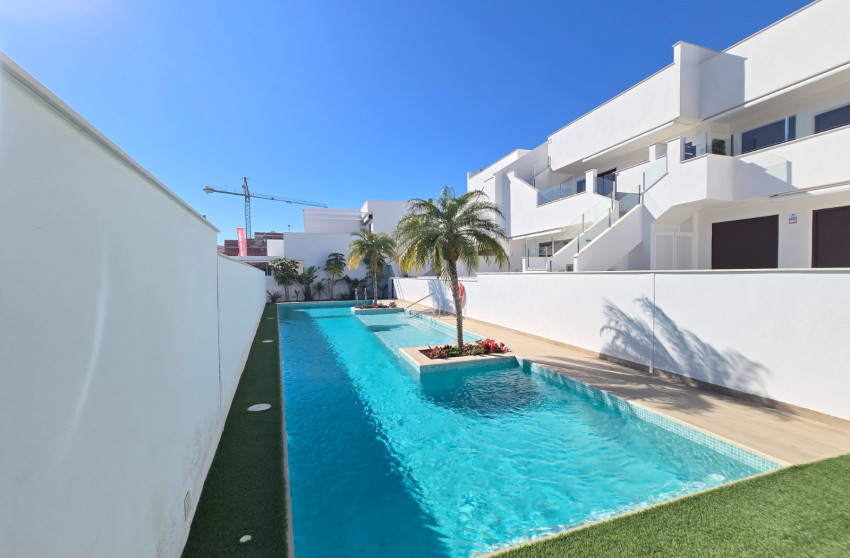 Revente - Apartment / Flat * - Pilar de la Horadada *