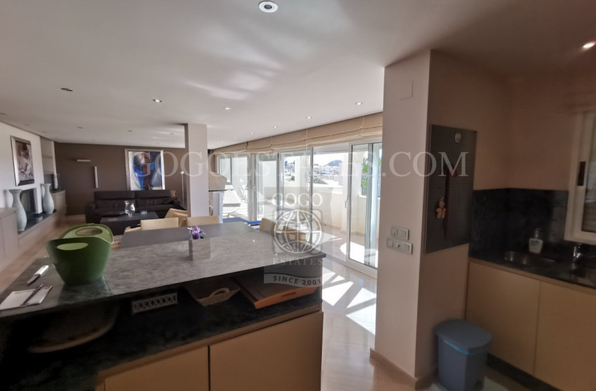 Revente - Apartment - San Juan de los Terrenos