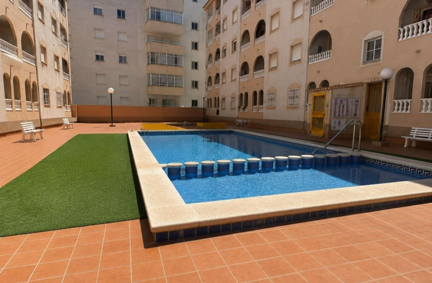 Revente - Apartment - Torrevieja - Centro