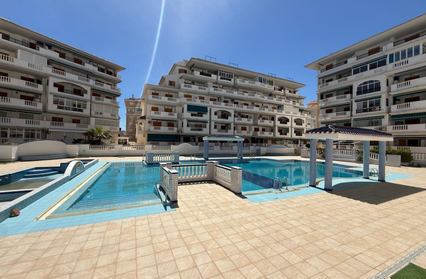 Revente - Apartment - Torrevieja - Los Europeos