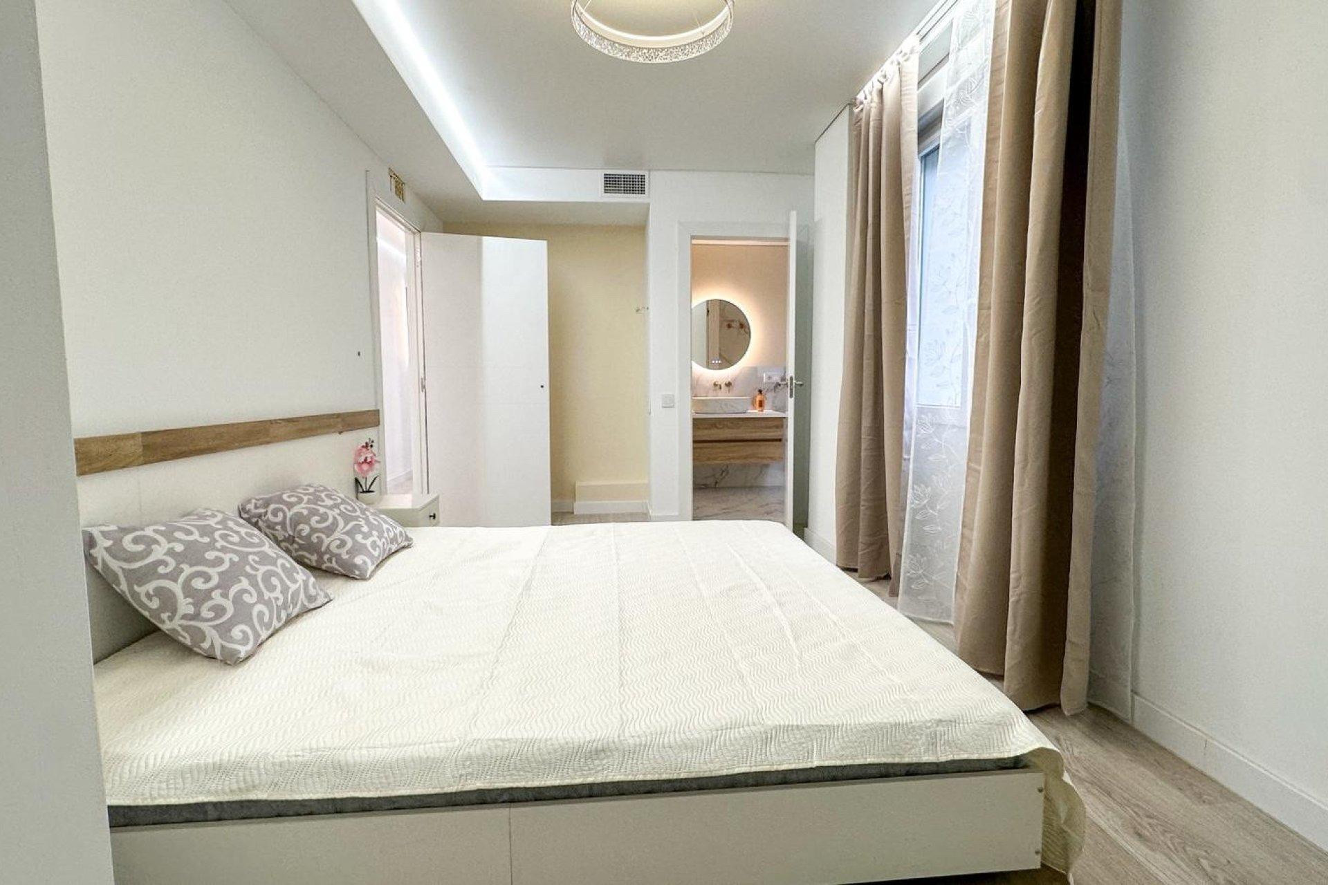 Revente - Apartment - Torrevieja - Playa de los Naufragos