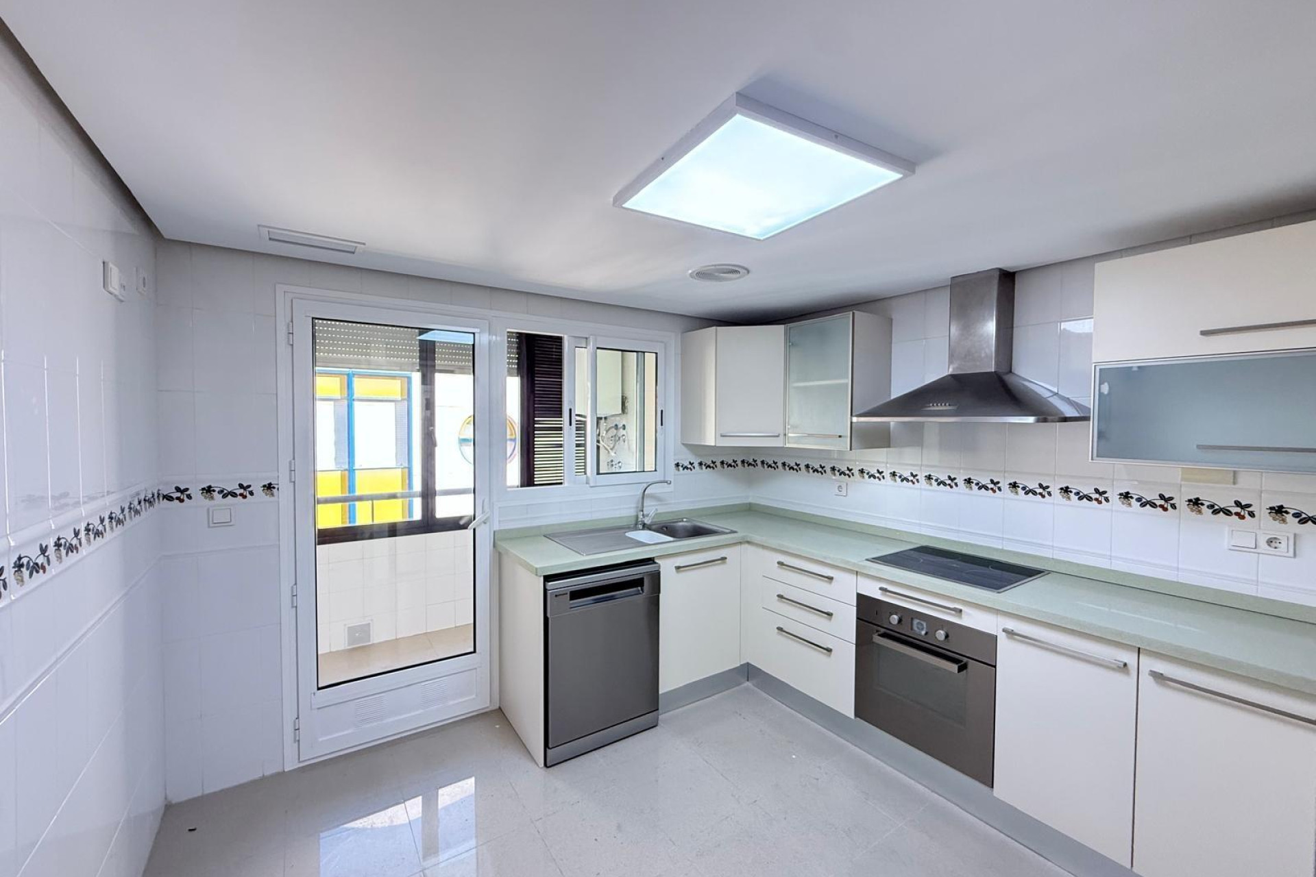 Revente - Apartment - Torrevieja - Puerto Deportivo