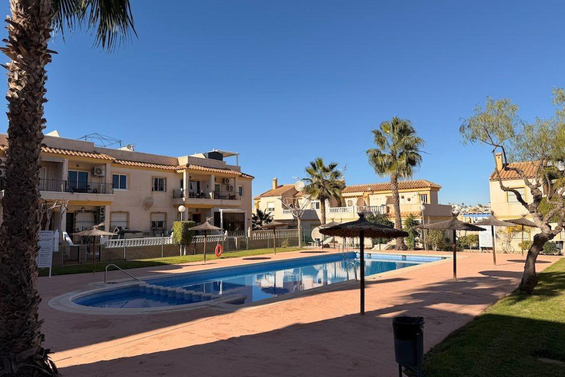 Revente - Bungalow - Rez-de-chaussée - Orihuela Costa - Las Filipinas