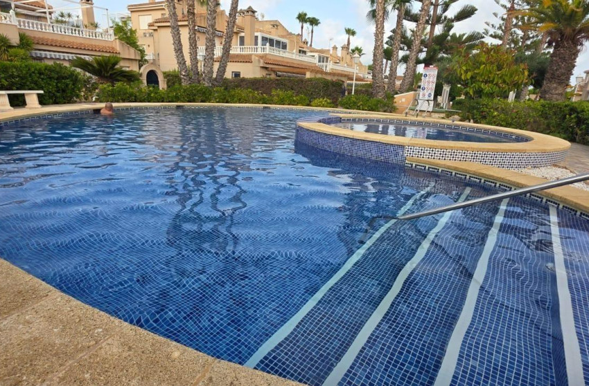 Revente - Bungalow - Rez-de-chaussée - Orihuela Costa - Lomas de Cabo Roig-Los Dolses