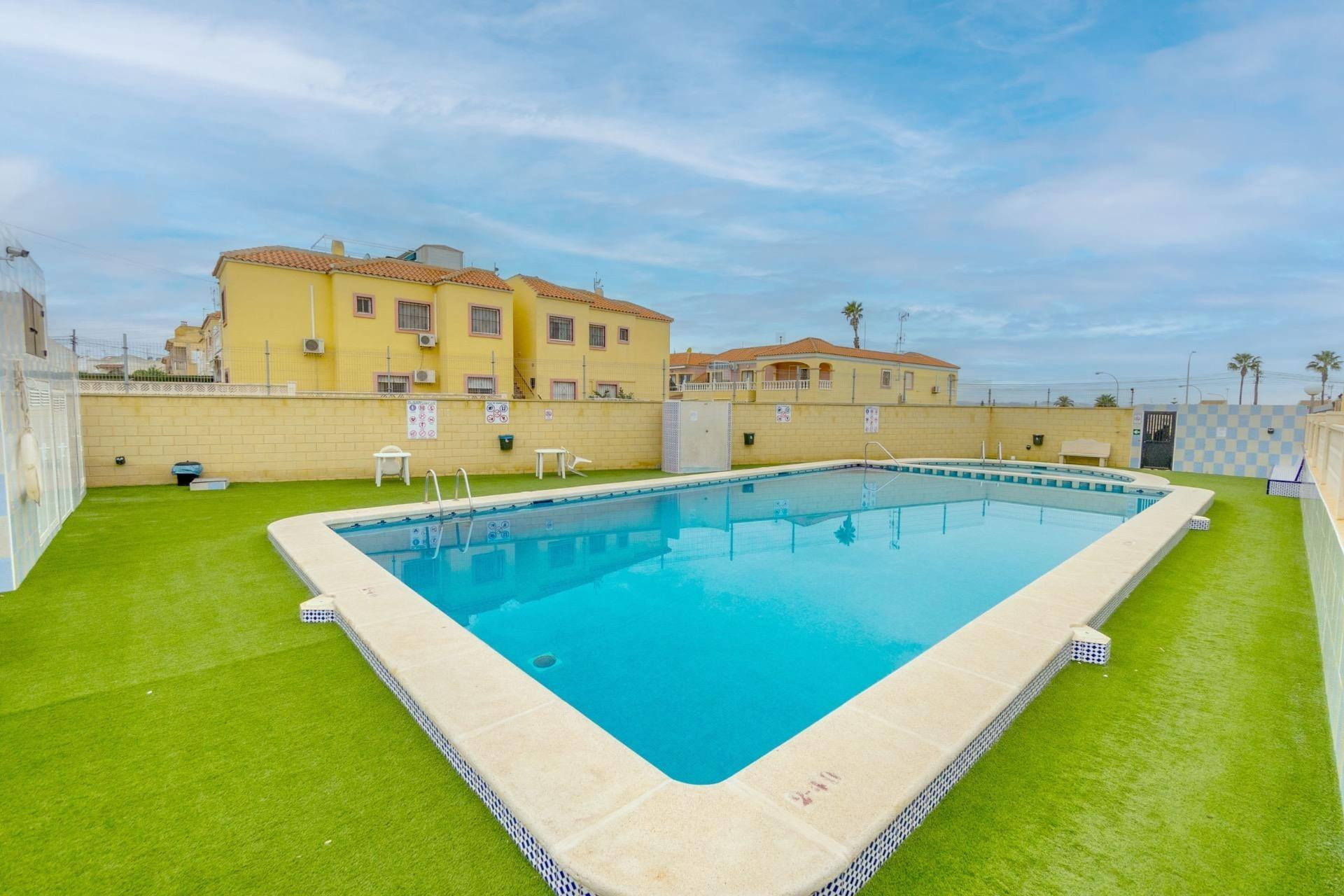 Revente - Bungalow - Rez-de-chaussée - Torrevieja - La Siesta - El Salado - Torreta