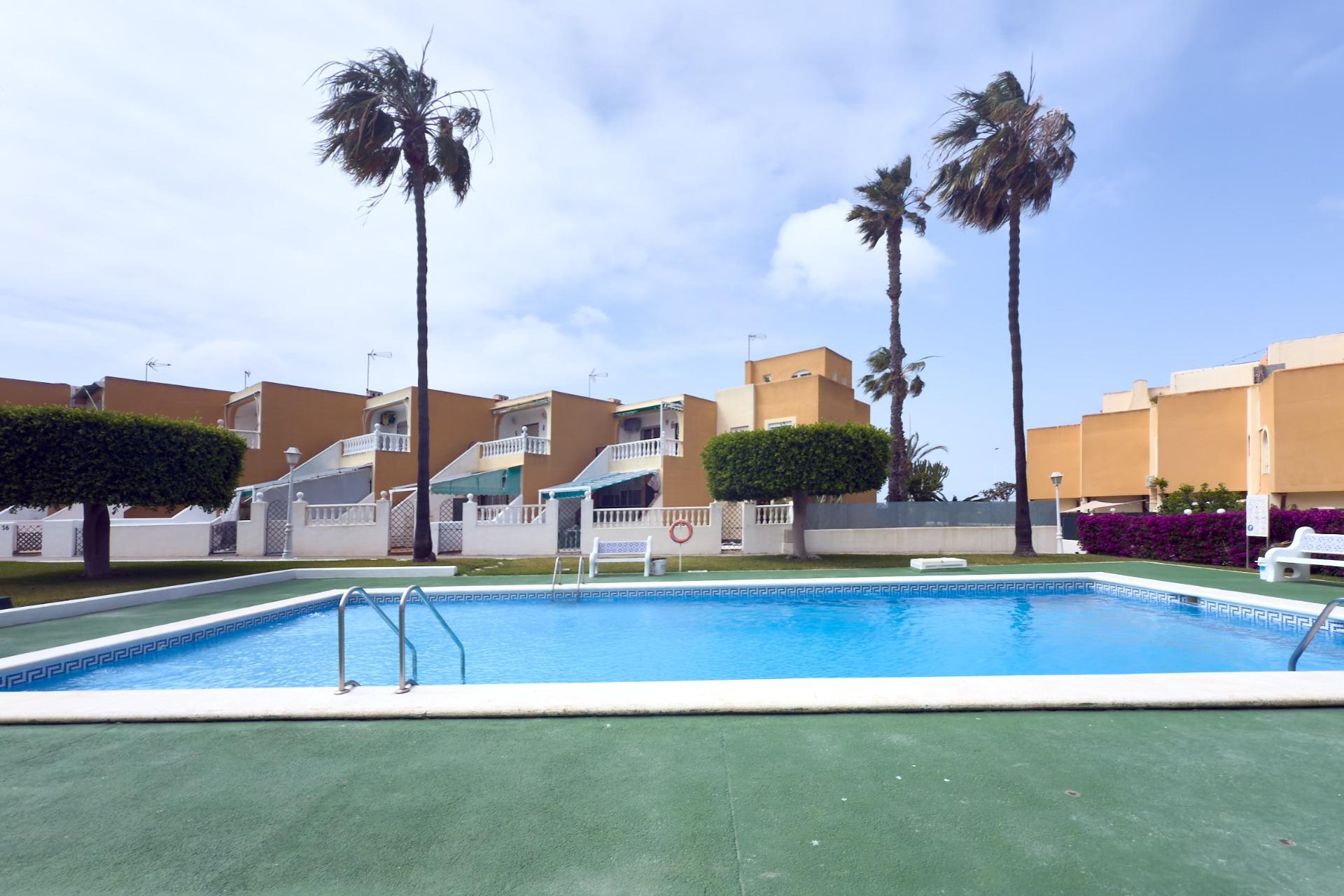Revente - Bungalow - Rez-de-chaussée - Torrevieja - Torreblanca