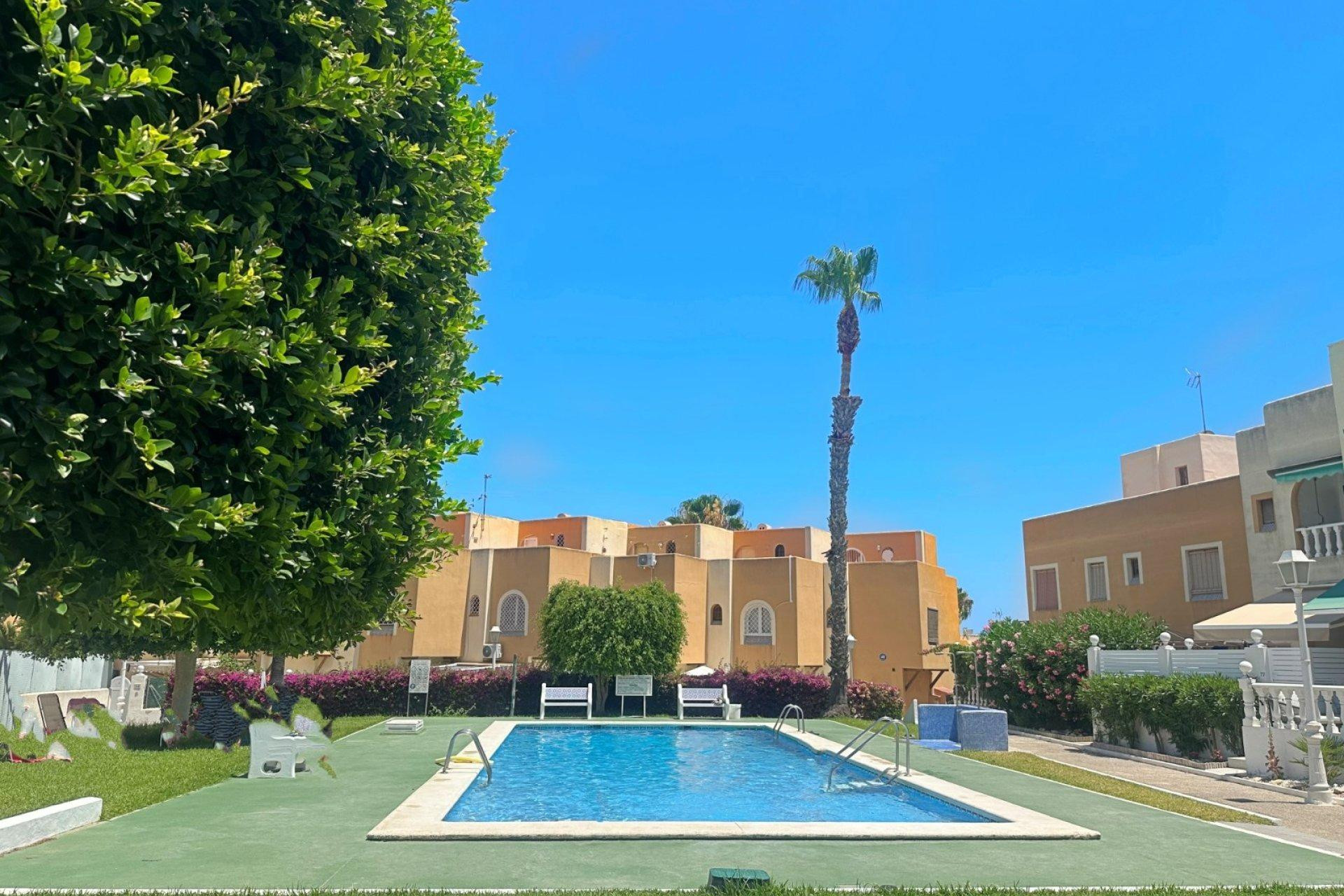 Revente - Bungalow - Rez-de-chaussée - Torrevieja - Torreblanca