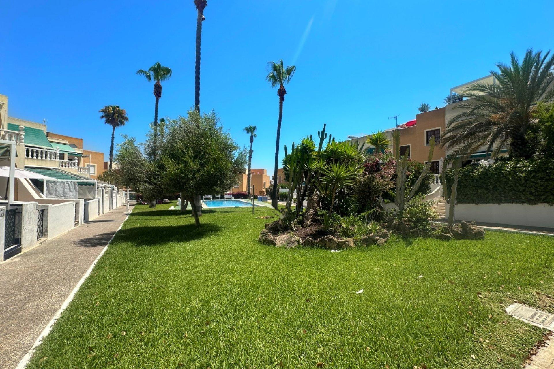 Revente - Bungalow - Rez-de-chaussée - Torrevieja - Torreblanca