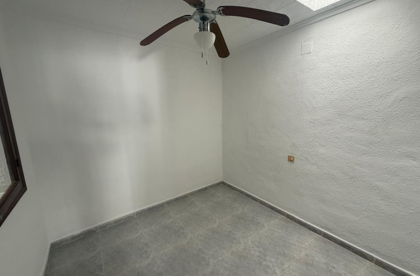 Revente - Bungalow - Rez-de-chaussée - Torrevieja - Torretas