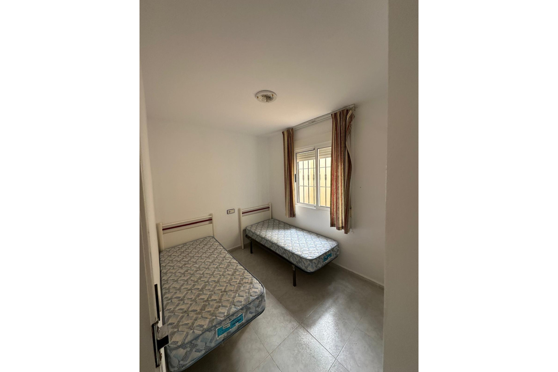 Revente - Bungalow - Rez-de-chaussée - Torrevieja - torrevieja