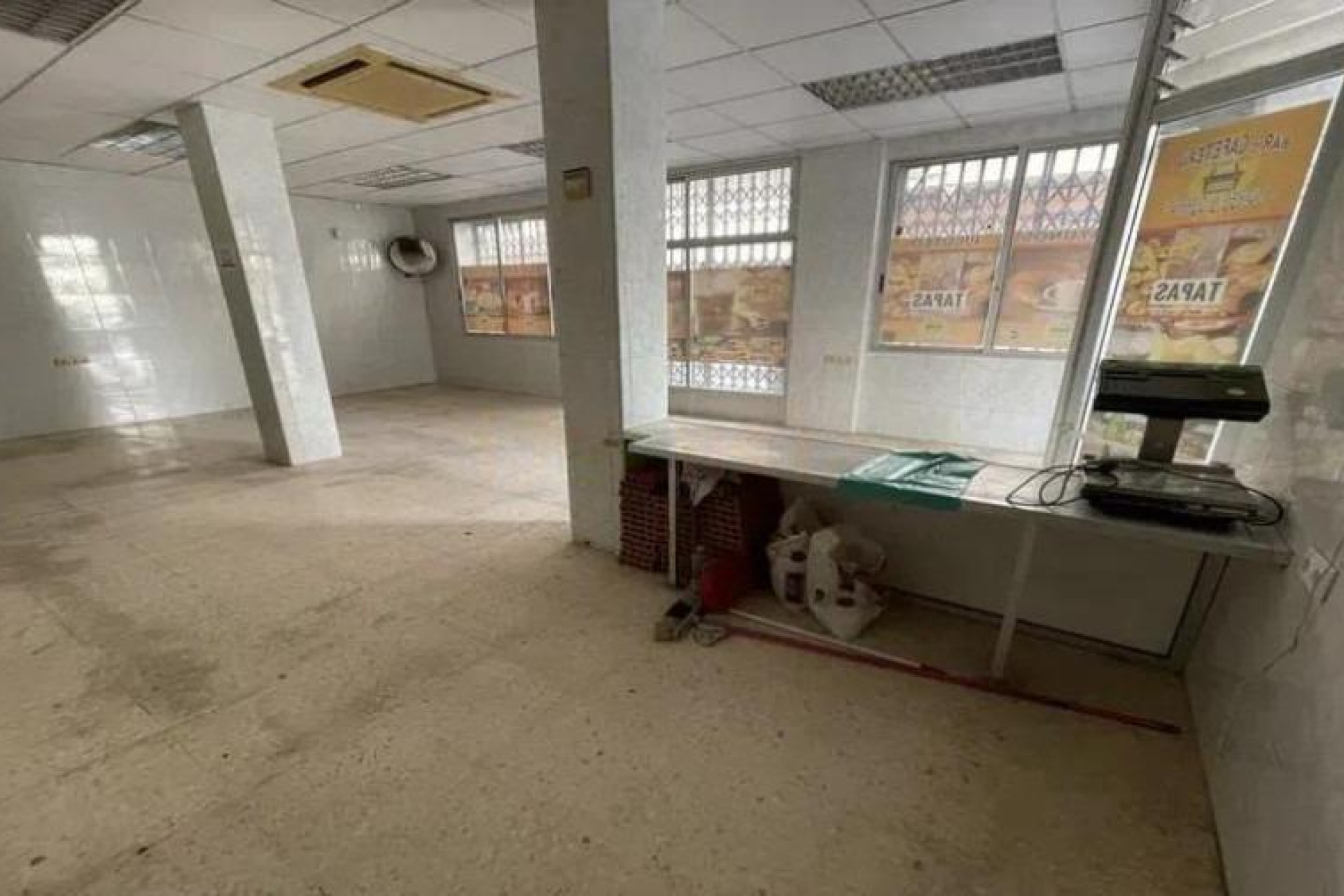 Revente - Commercial - Alicante - Altozano