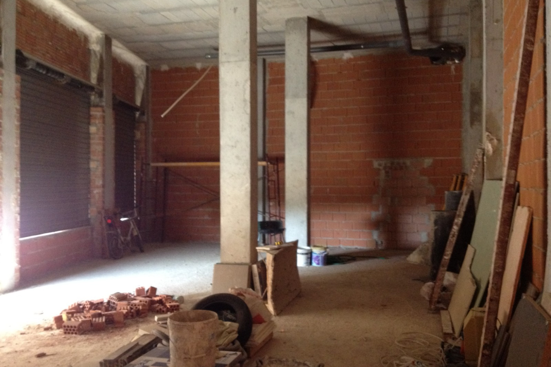 Revente - Commercial - Los Montesinos