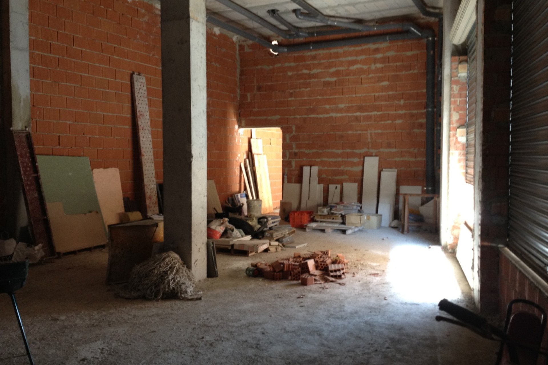 Revente - Commercial - Los Montesinos