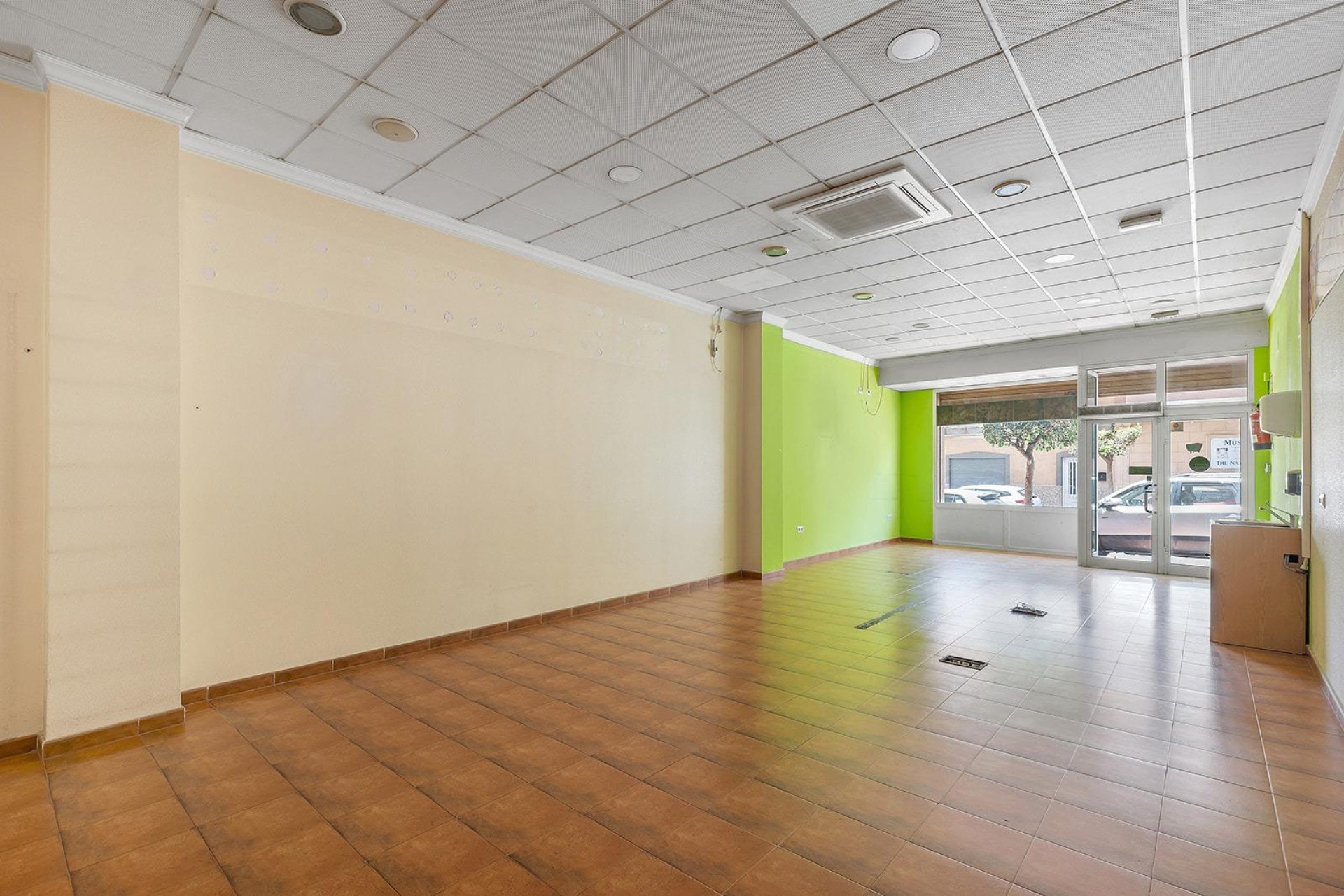 Revente - Commercial - Torrevieja - Centro