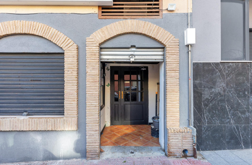 Revente - Commercial - Torrevieja - Estacion de autobuses