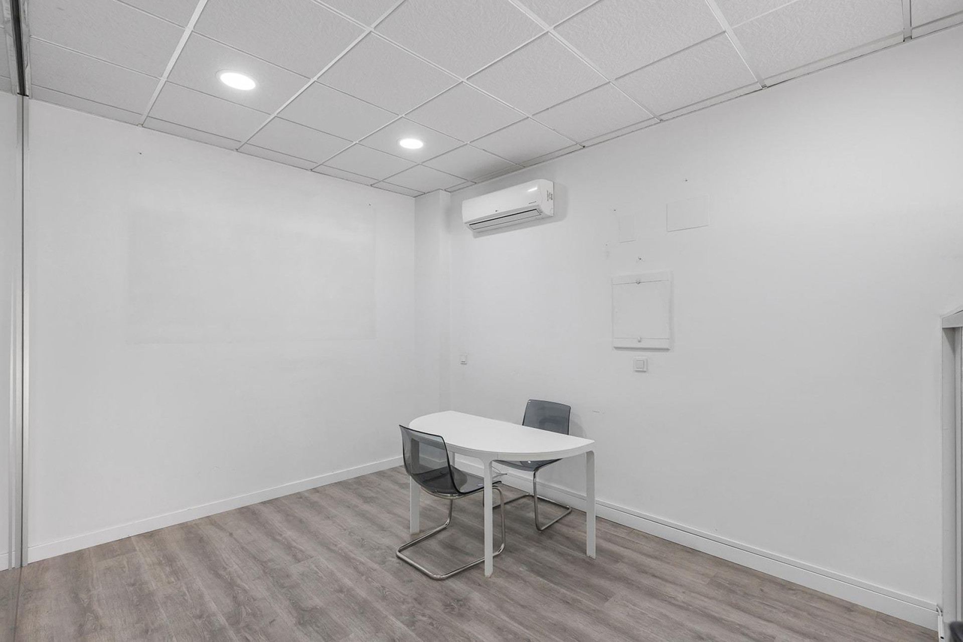 Revente - Commercial - Torrevieja - La Mata pueblo