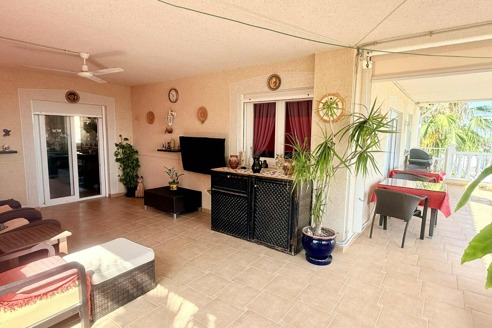 Revente - Detached House / Villa - Almoradí