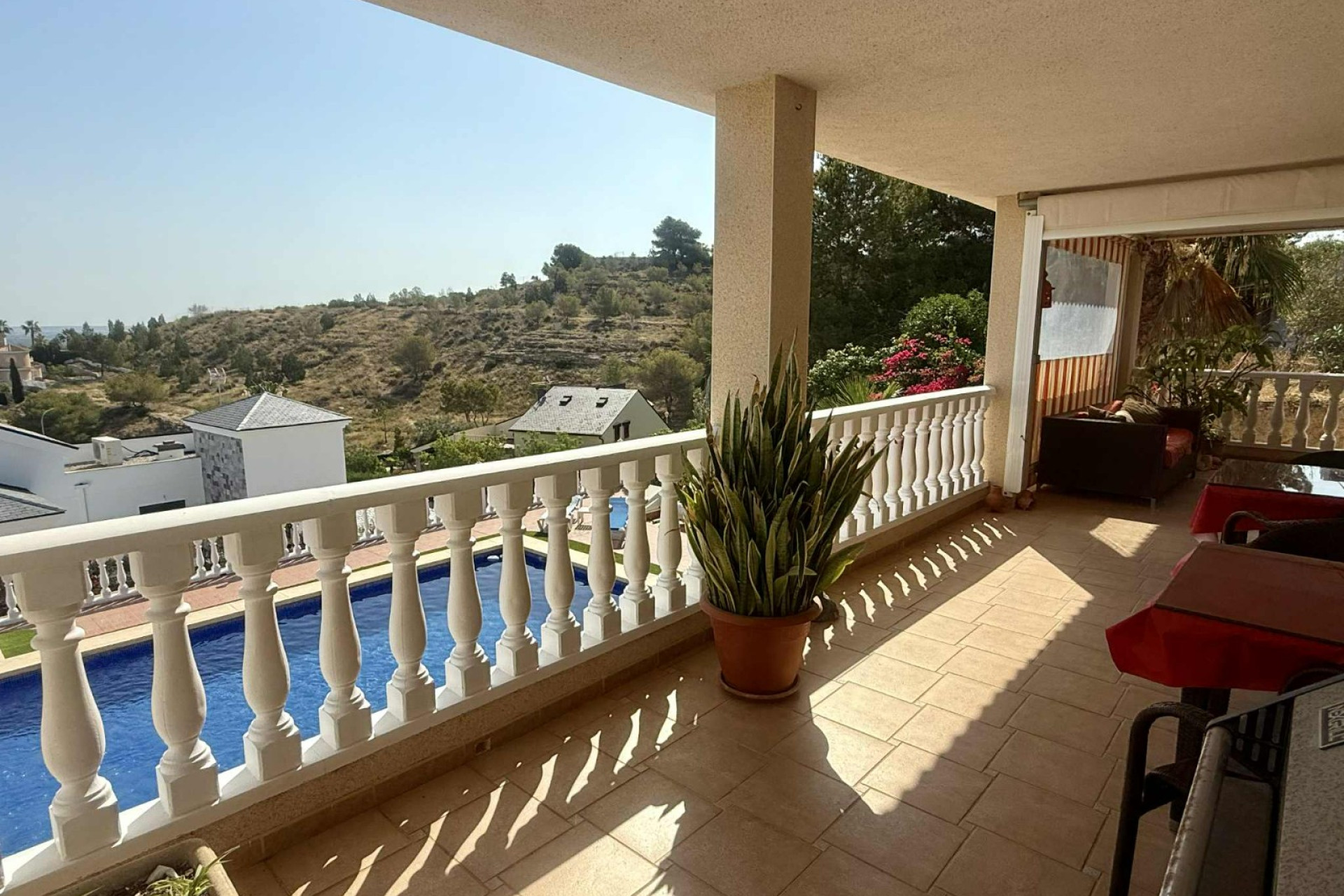 Revente - Detached House / Villa - Almoradí