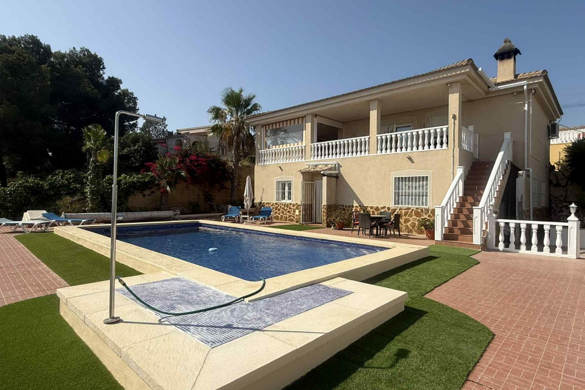 Revente - Detached House / Villa - Almoradí