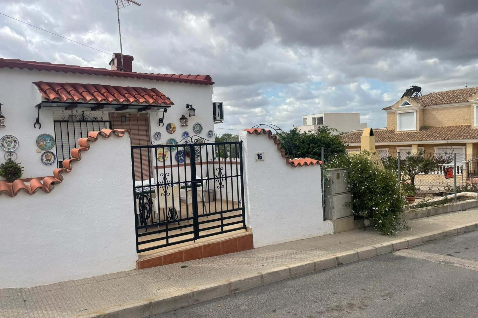 Revente - Detached House / Villa - Benijófar