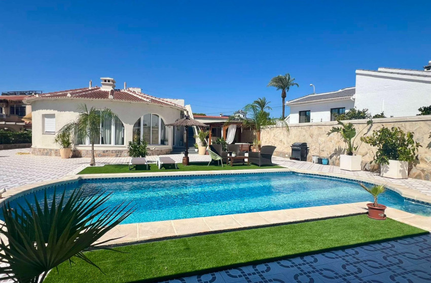 Revente - Detached House / Villa - Ciudad Quesada