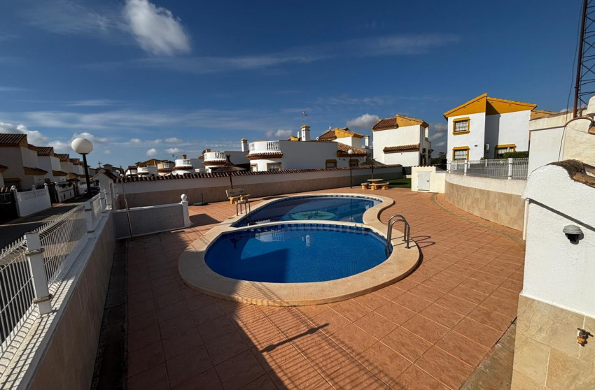 Revente - Detached House / Villa - Guardamar del Segura - EL RASO