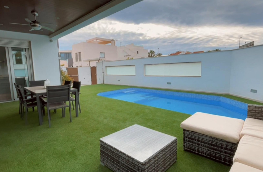 Revente - Detached House / Villa - Mil Palmeras