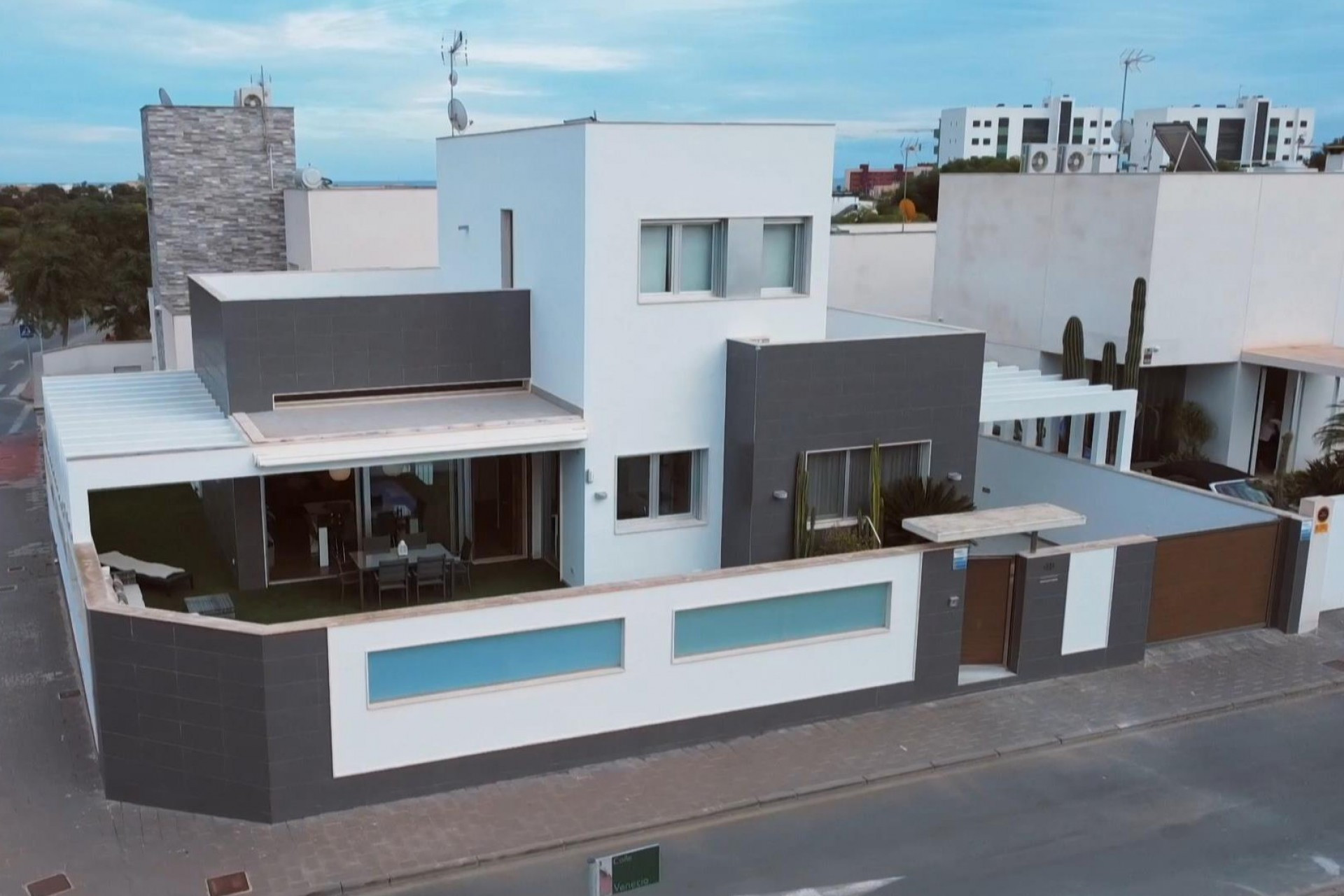 Revente - Detached House / Villa - Mil Palmeras