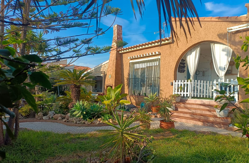 Revente - Detached House / Villa - Torrevieja - Aguas Nuevas