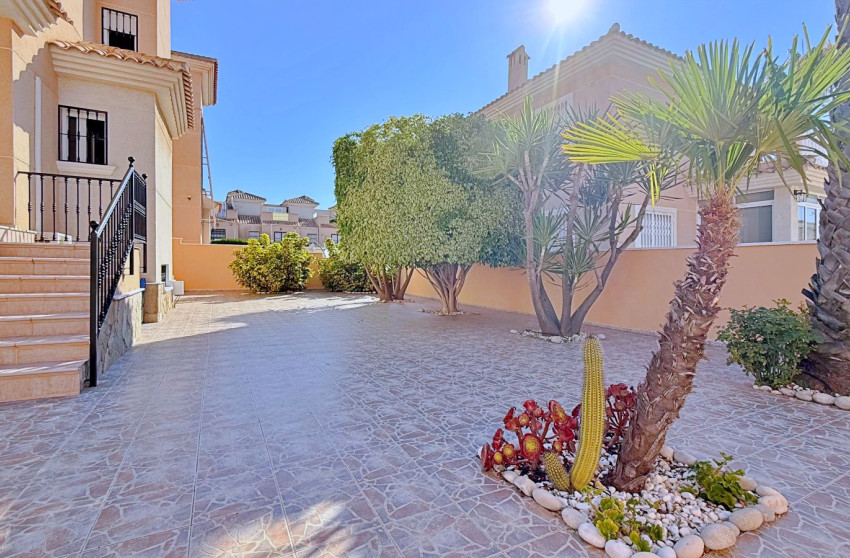 Revente - Detached Villa - Orihuela Costa - Punta Prima