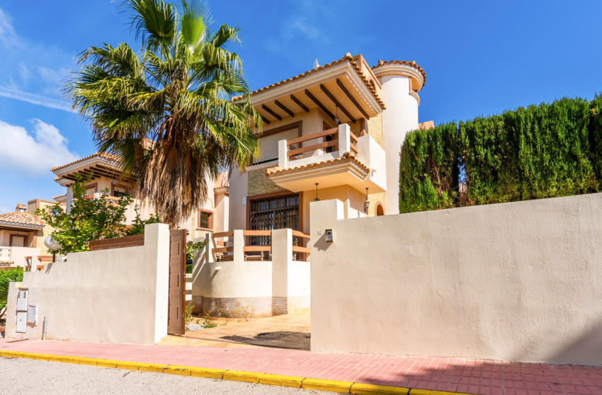 Revente - Detached Villa - Orihuela Costa - Villamartin