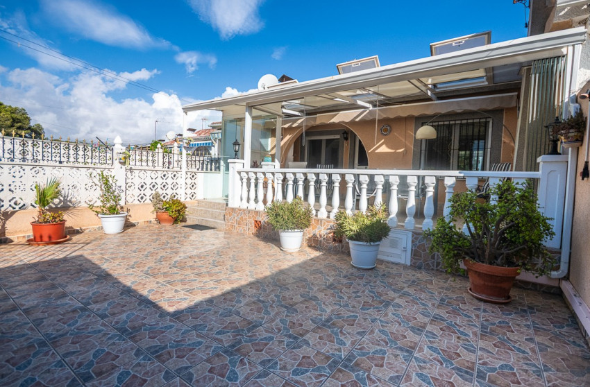 Revente - House - Torrevieja - Calas Blancas