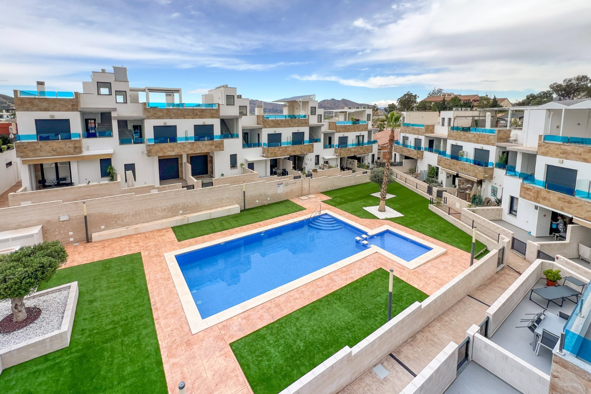 Revente - Maison de ville - Bigastro