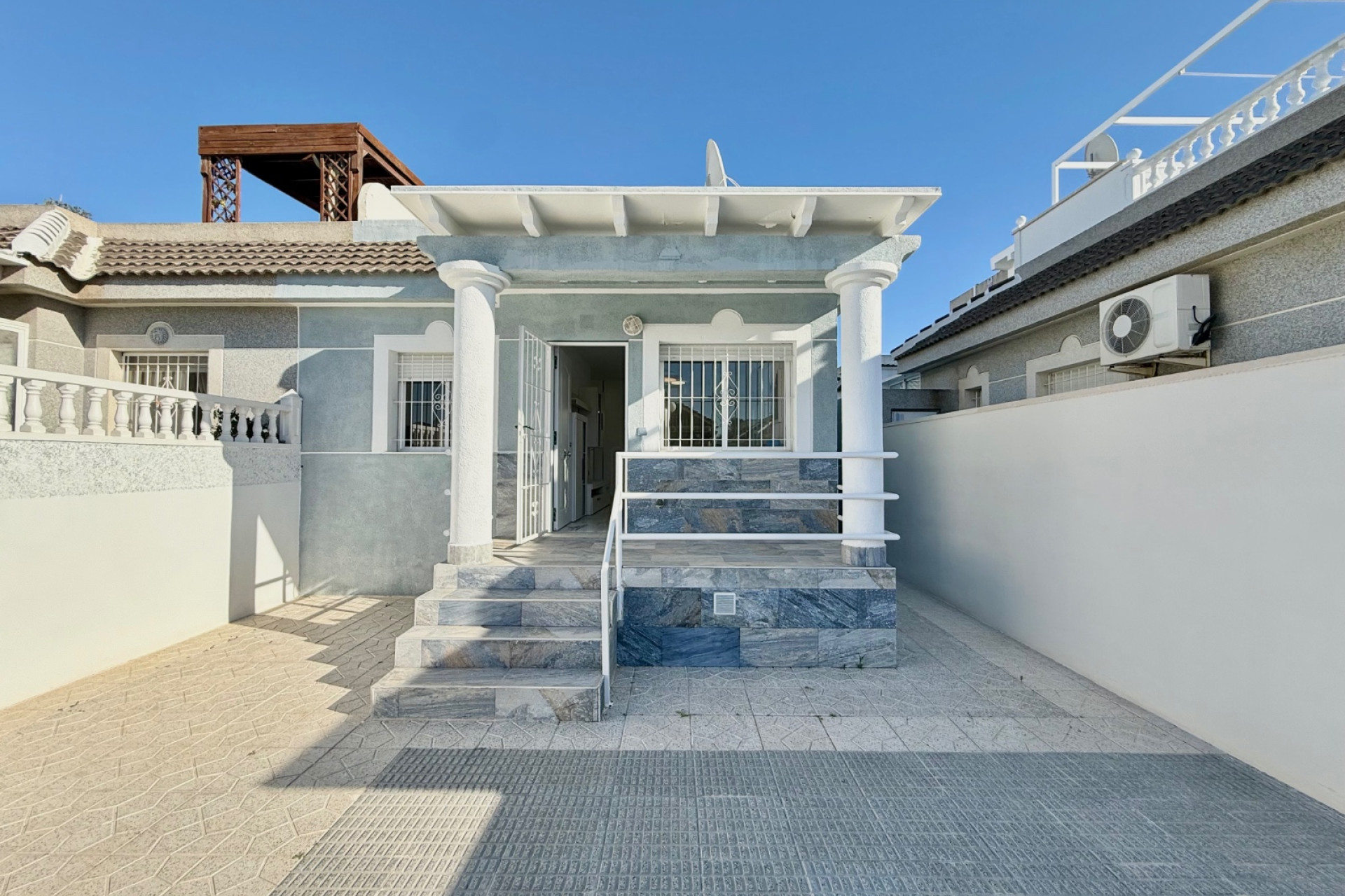 Revente - Semi detached Villa - Torrevieja - El Chaparral