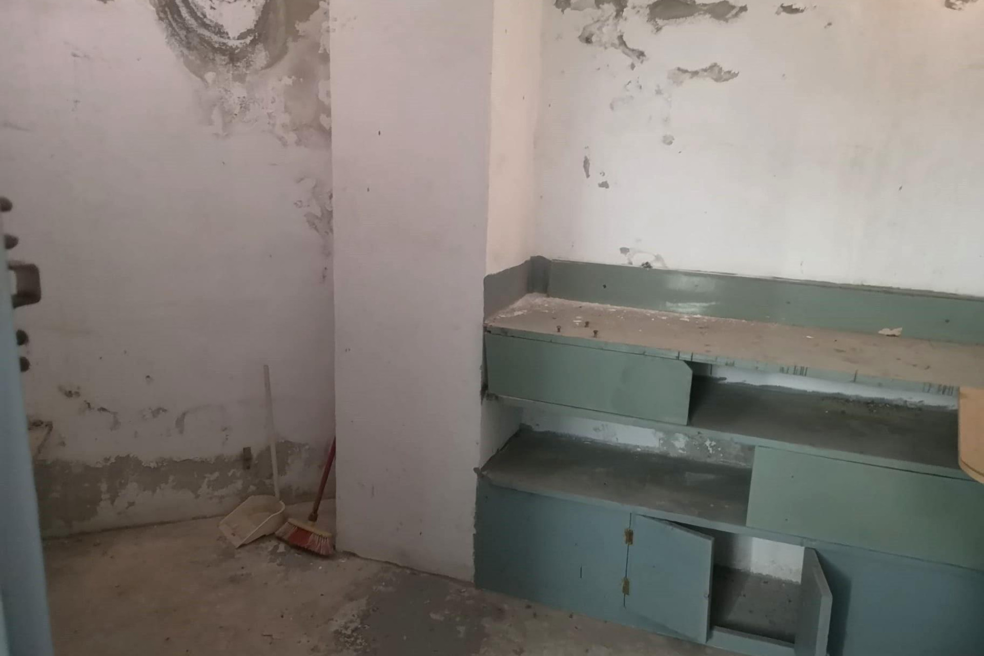 Revente - Storeroom - Torrevieja - Estacion de autobuses