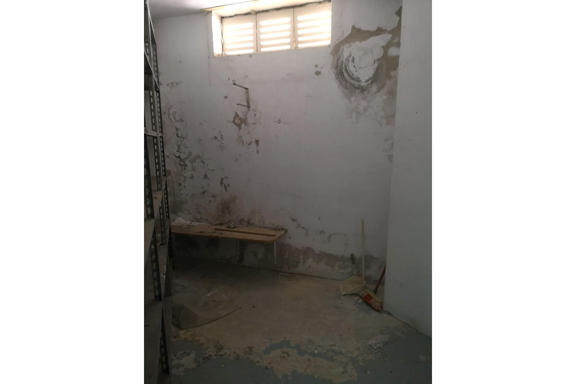 Revente - Storeroom - Torrevieja - Estacion de autobuses