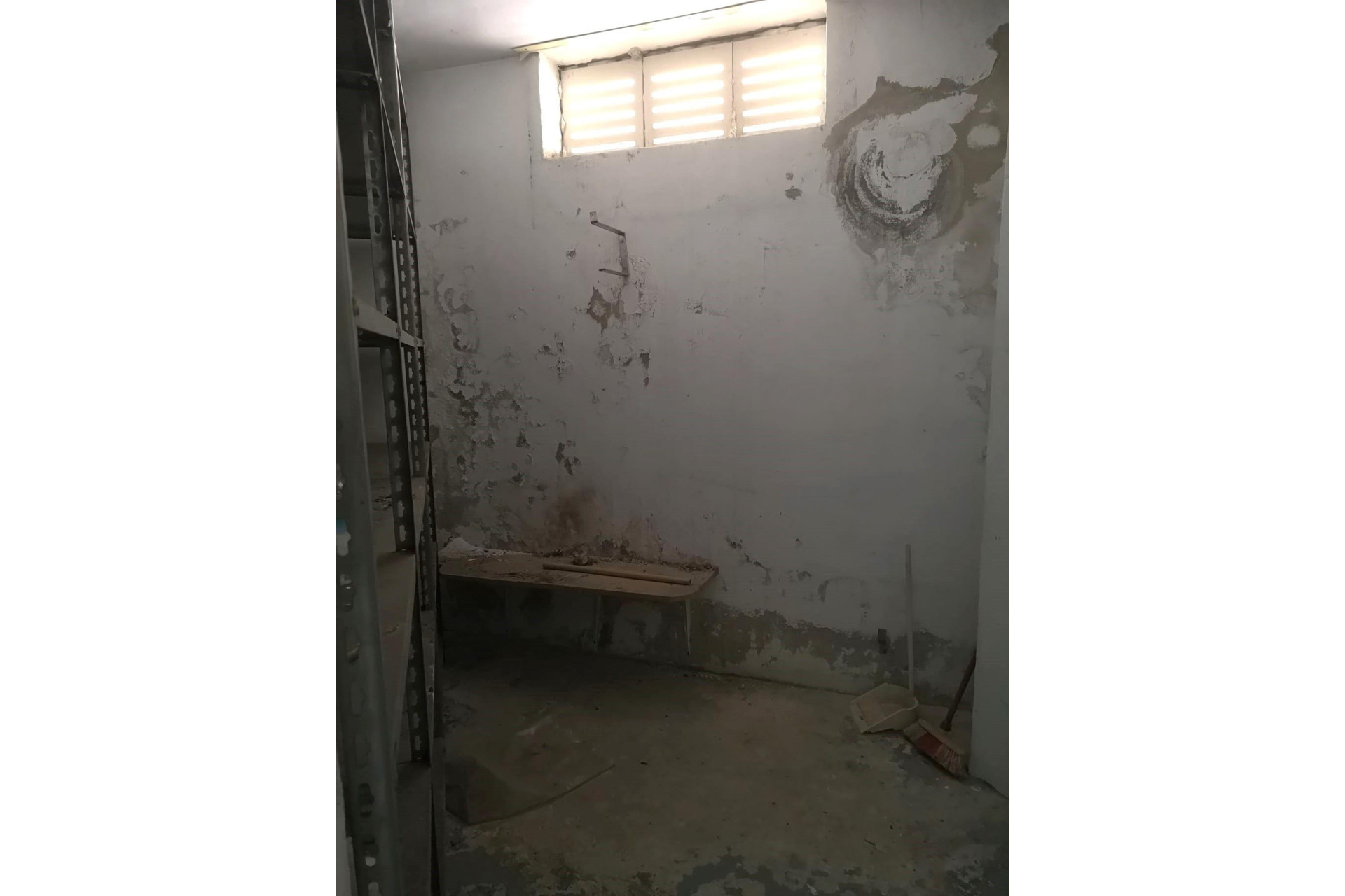 Revente - Storeroom - Torrevieja - Estacion de autobuses